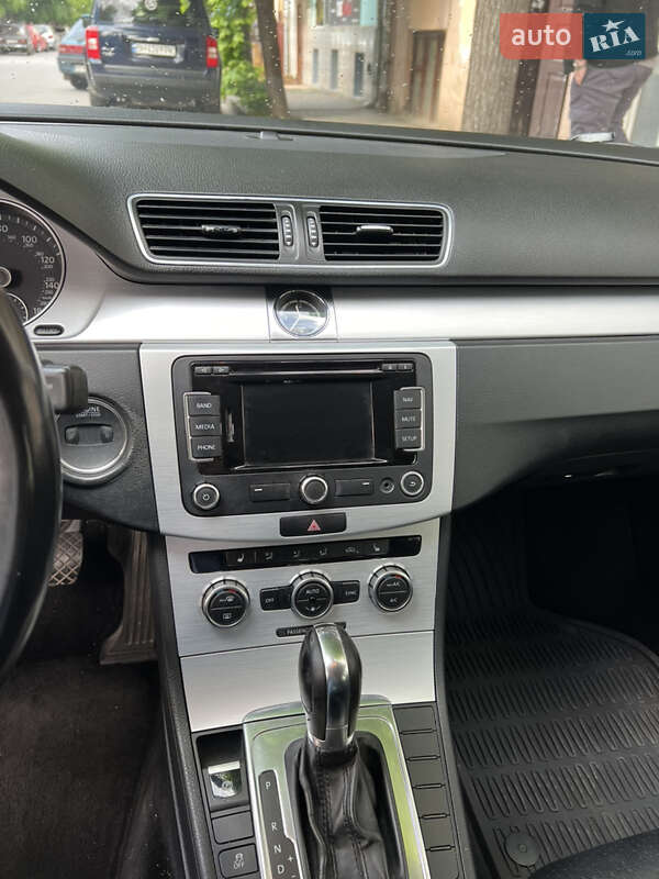 Купе Volkswagen CC / Passat CC 2013 в Черновцах