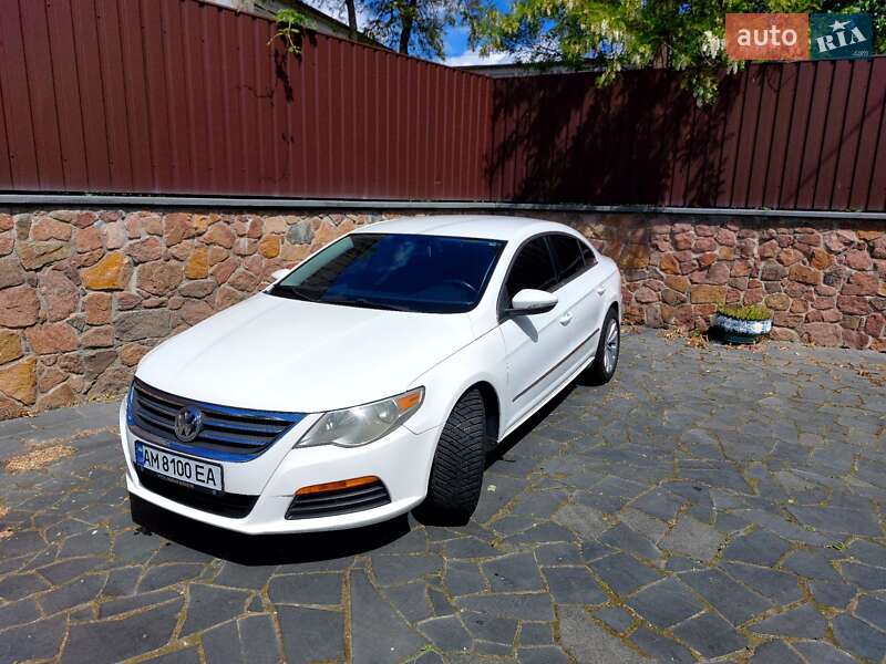 Купе Volkswagen CC / Passat CC 2010 в Малине