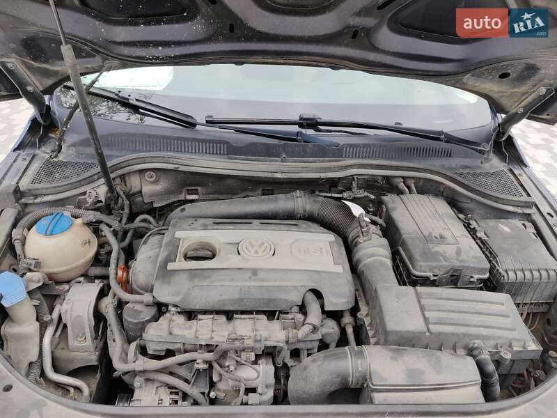 Купе Volkswagen CC / Passat CC 2011 в Киеве