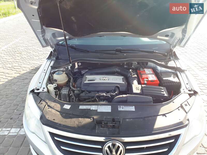 Купе Volkswagen CC / Passat CC 2011 в Львові