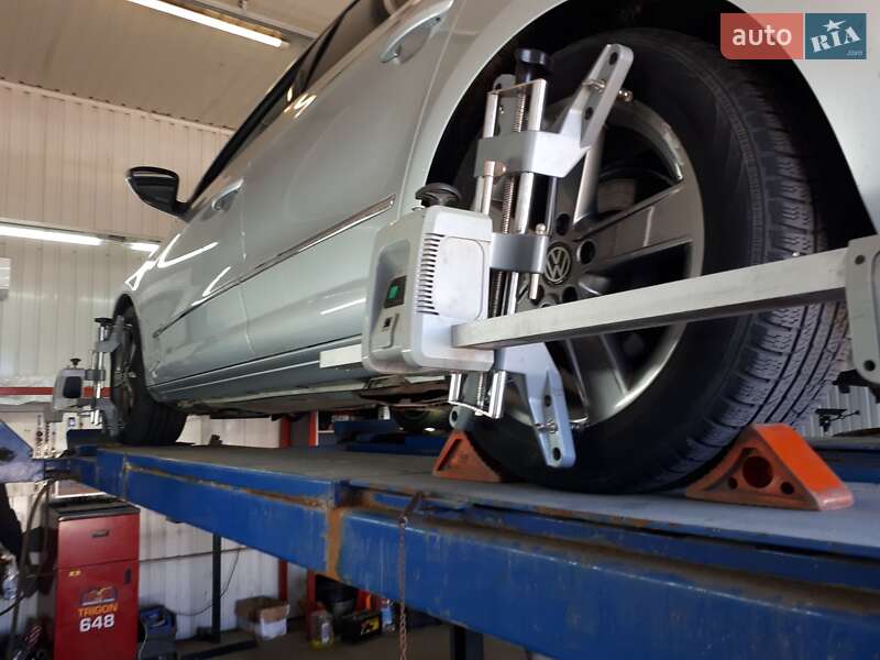 Купе Volkswagen CC / Passat CC 2011 в Львові
