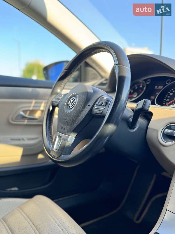 Купе Volkswagen CC / Passat CC 2012 в Львове