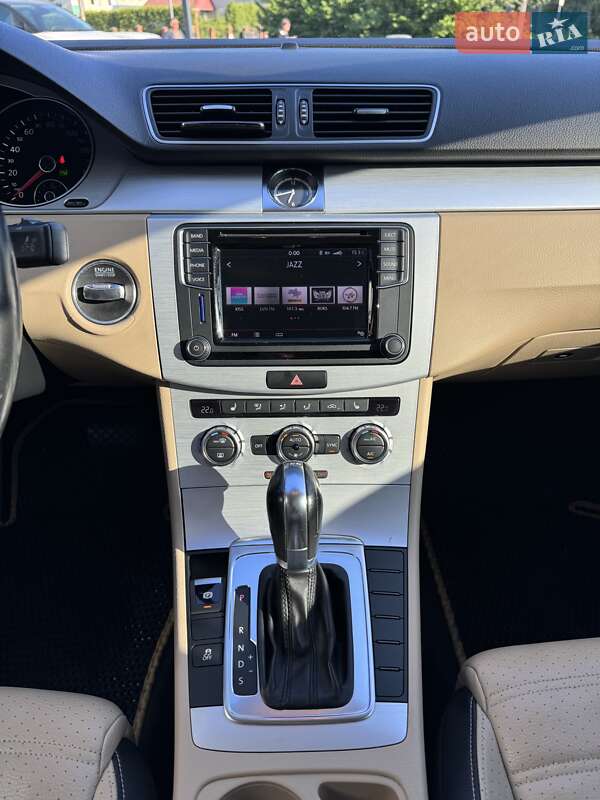 Купе Volkswagen CC / Passat CC 2012 в Львове