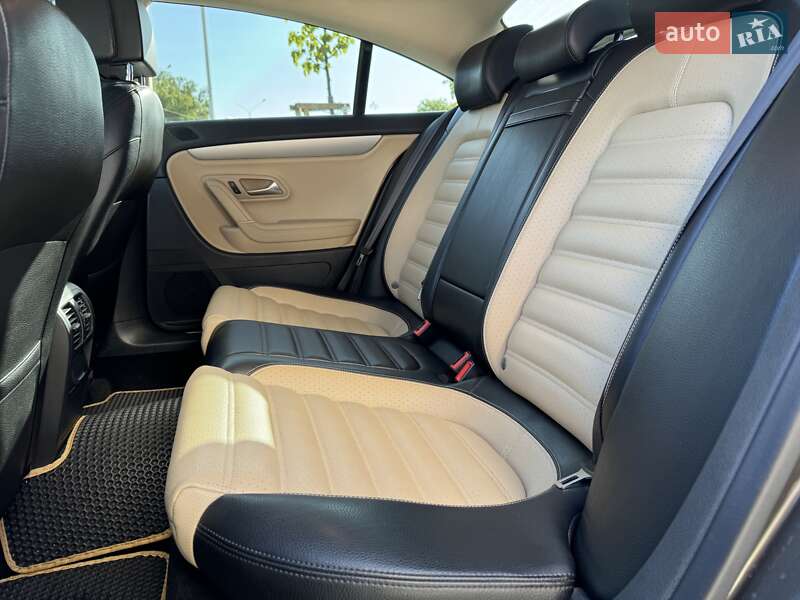 Купе Volkswagen CC / Passat CC 2012 в Львове