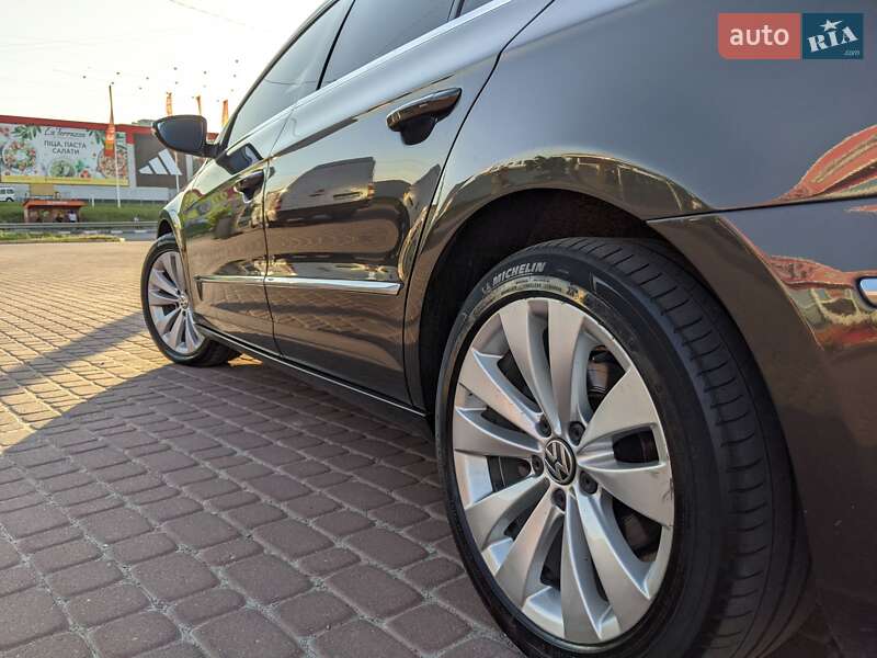 Купе Volkswagen CC / Passat CC 2012 в Рівному