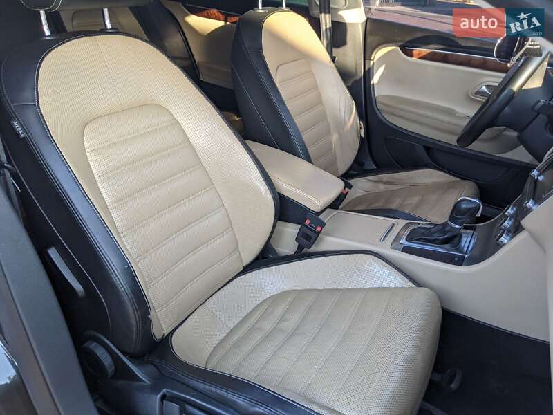 Купе Volkswagen CC / Passat CC 2012 в Рівному