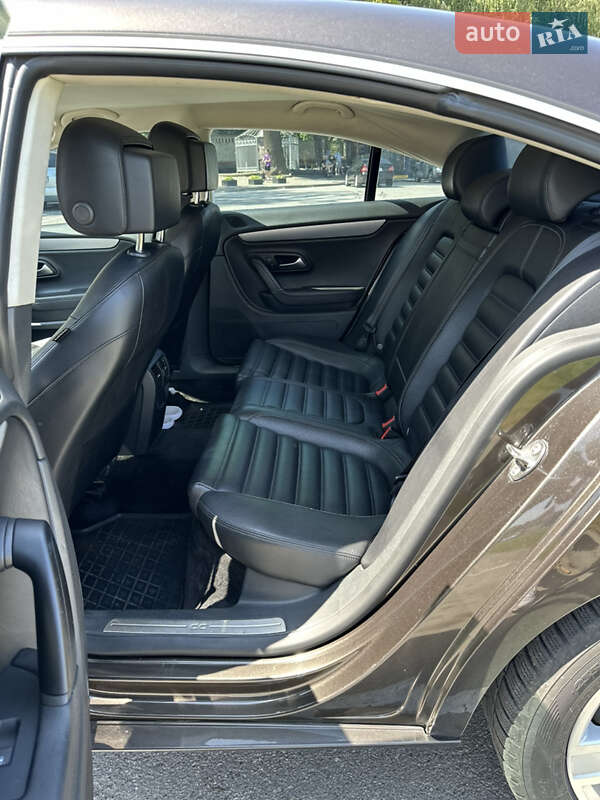 Купе Volkswagen CC / Passat CC 2014 в Виннице