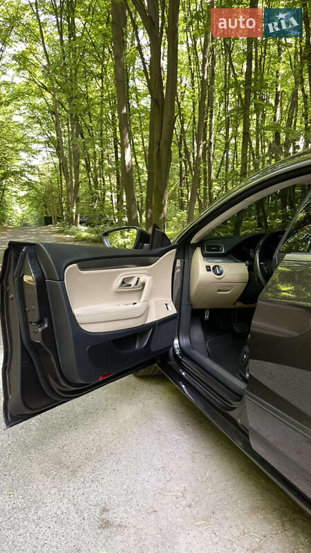 Купе Volkswagen CC / Passat CC 2012 в Києві