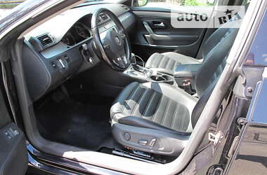 Купе Volkswagen CC / Passat CC 2010 в Києві