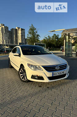 Купе Volkswagen CC / Passat CC 2011 в Києві