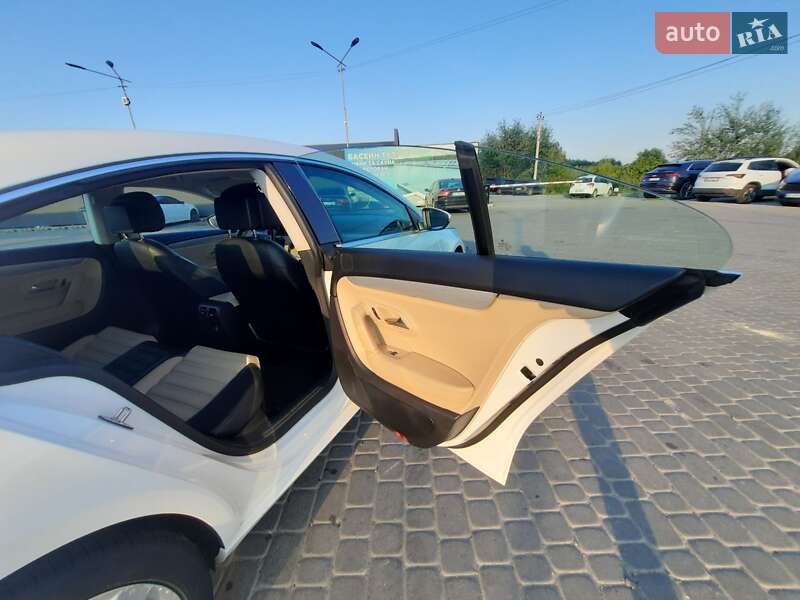 Купе Volkswagen CC / Passat CC 2013 в Львове