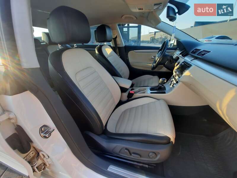 Купе Volkswagen CC / Passat CC 2013 в Львове