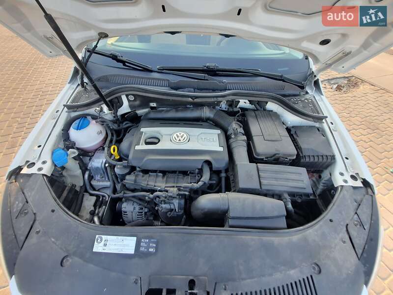 Купе Volkswagen CC / Passat CC 2013 в Львове