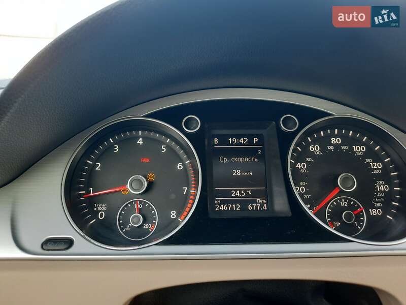 Купе Volkswagen CC / Passat CC 2013 в Львове