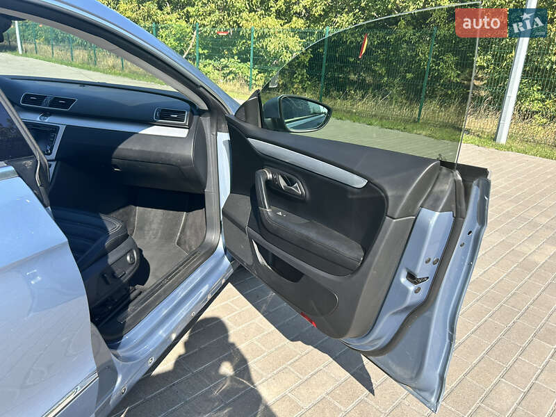 Купе Volkswagen CC / Passat CC 2012 в Виннице