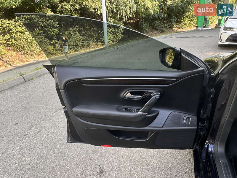 Купе Volkswagen CC / Passat CC 2012 в Львове