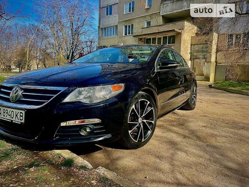 Купе Volkswagen CC / Passat CC 2011 в Білгороді-Дністровському