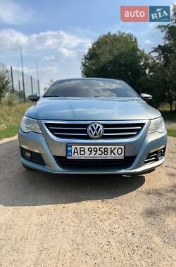 Купе Volkswagen CC / Passat CC 2011 в 