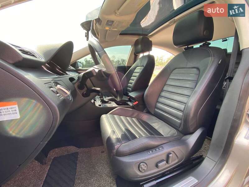 Купе Volkswagen CC / Passat CC 2014 в Киеве