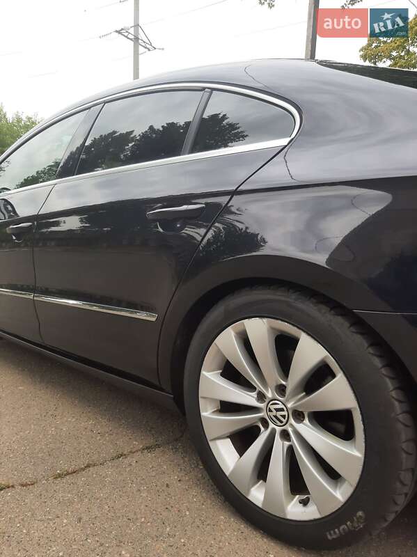 Купе Volkswagen CC / Passat CC 2010 в Николаеве