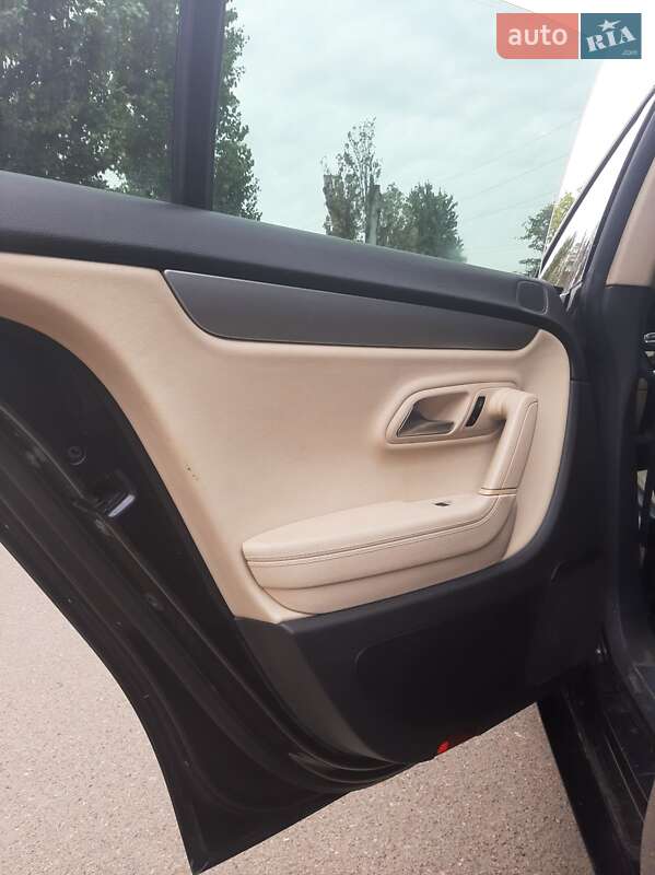 Купе Volkswagen CC / Passat CC 2010 в Николаеве