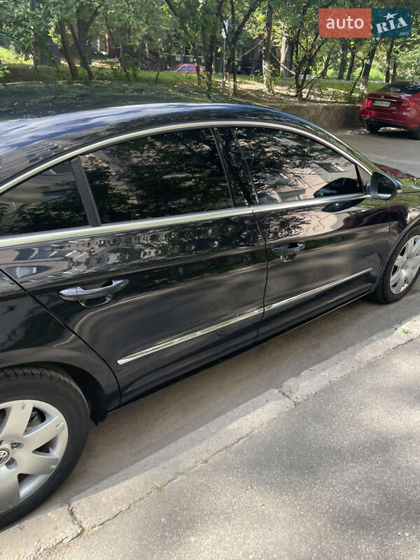 Купе Volkswagen CC / Passat CC 2012 в Києві