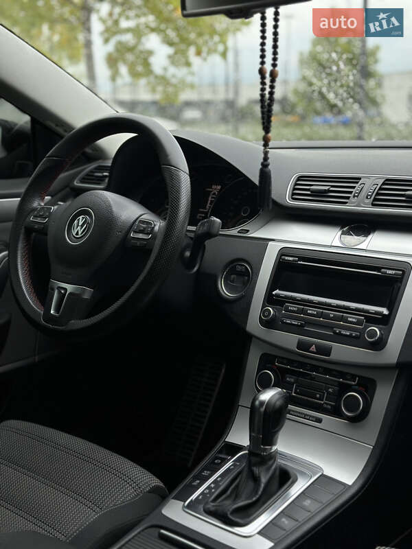 Купе Volkswagen CC / Passat CC 2011 в Мукачево