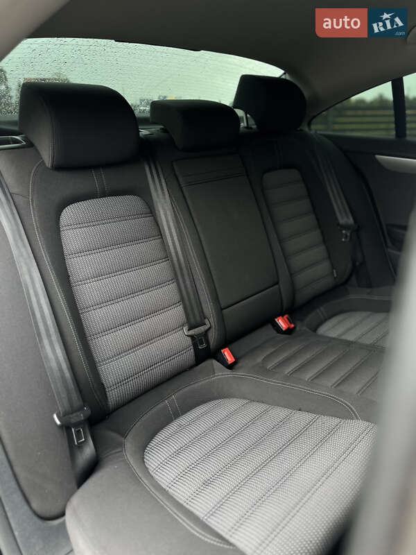 Купе Volkswagen CC / Passat CC 2011 в Мукачево