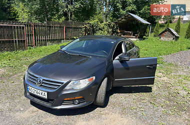 Купе Volkswagen CC / Passat CC 2010 в Волосянці