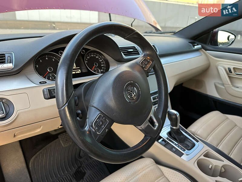 Купе Volkswagen CC / Passat CC 2013 в Києві