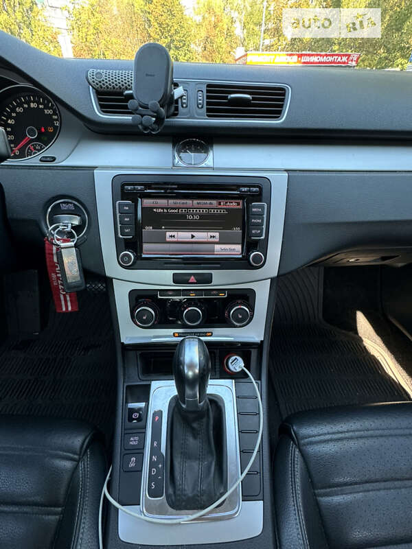 Купе Volkswagen CC / Passat CC 2011 в Вишневом