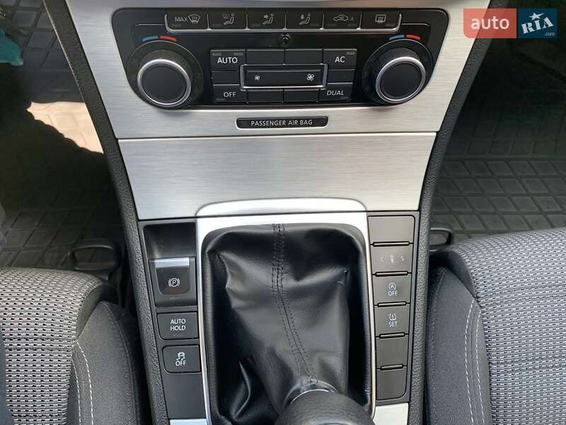 Купе Volkswagen CC / Passat CC 2011 в Киеве