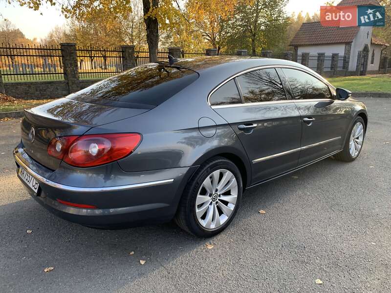 Купе Volkswagen CC / Passat CC 2011 в Киеве