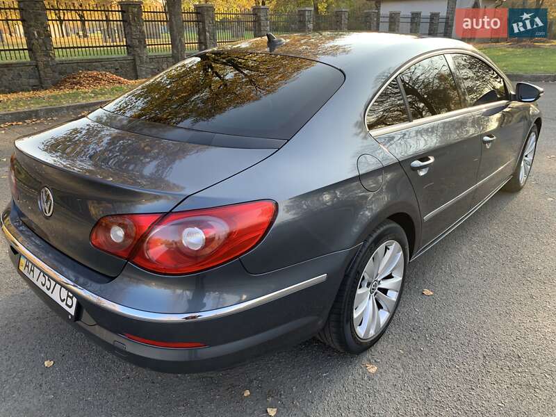 Купе Volkswagen CC / Passat CC 2011 в Киеве