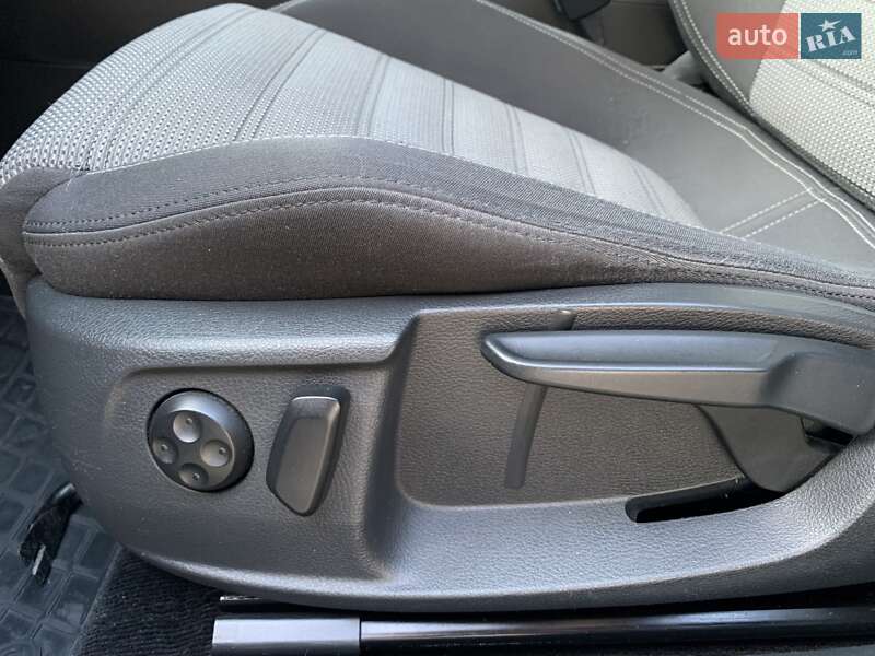 Купе Volkswagen CC / Passat CC 2011 в Киеве