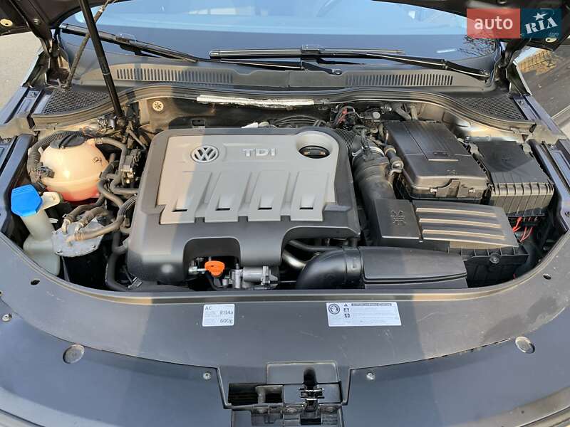 Купе Volkswagen CC / Passat CC 2011 в Киеве