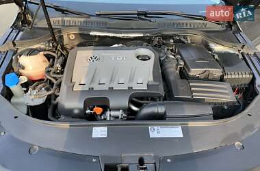 Купе Volkswagen CC / Passat CC 2011 в 