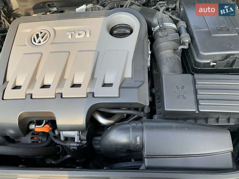 Купе Volkswagen CC / Passat CC 2011 в Киеве