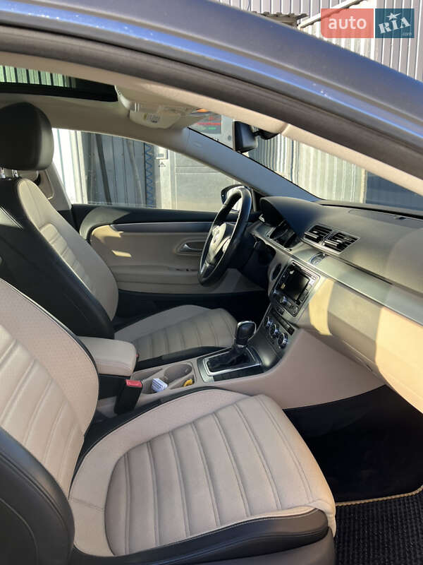 Купе Volkswagen CC / Passat CC 2012 в Чорткові