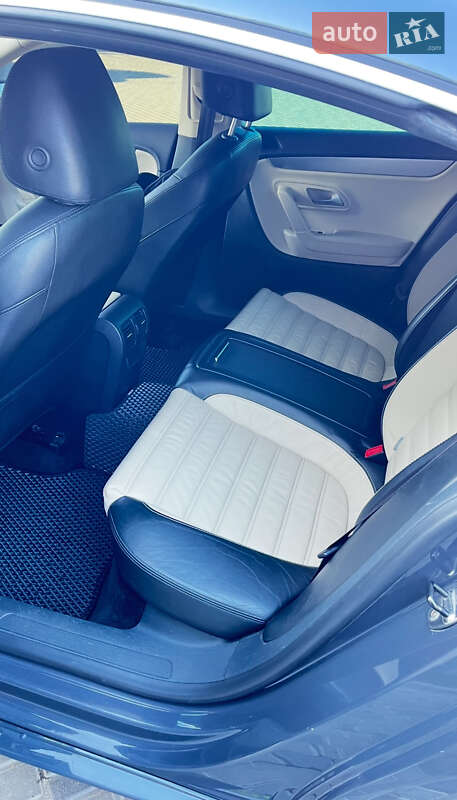 Купе Volkswagen CC / Passat CC 2011 в Кропивницькому