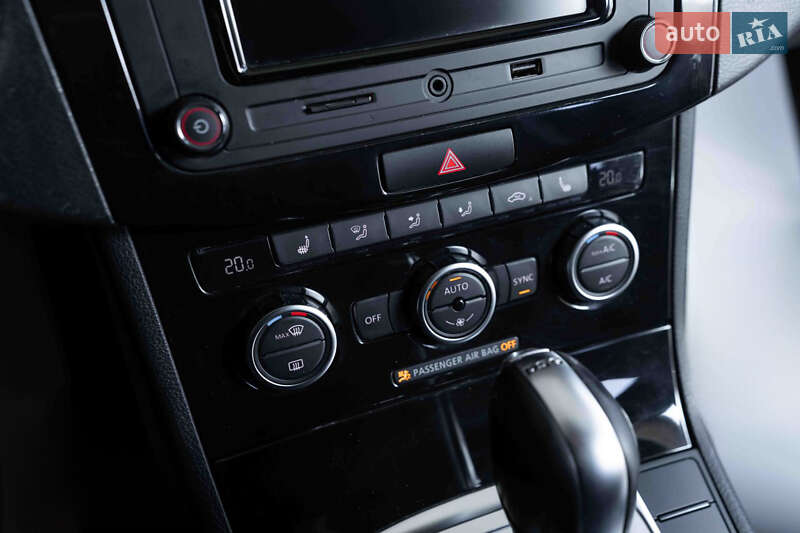 Купе Volkswagen CC / Passat CC 2013 в Бурыни