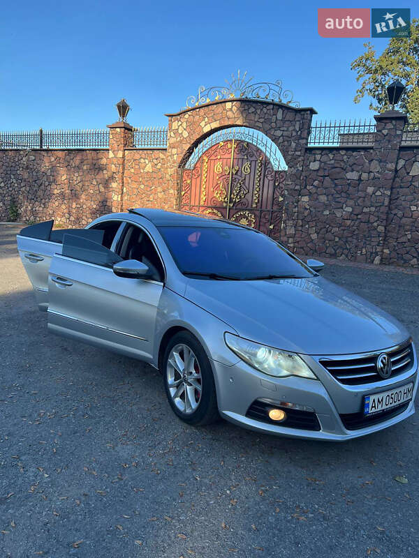 Купе Volkswagen CC / Passat CC 2011 в 
