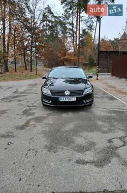 Купе Volkswagen CC / Passat CC 2012 в Києві