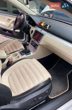 Купе Volkswagen CC / Passat CC 2010 в 
