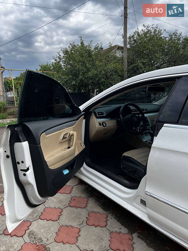 Купе Volkswagen CC / Passat CC 2014 в Киеве