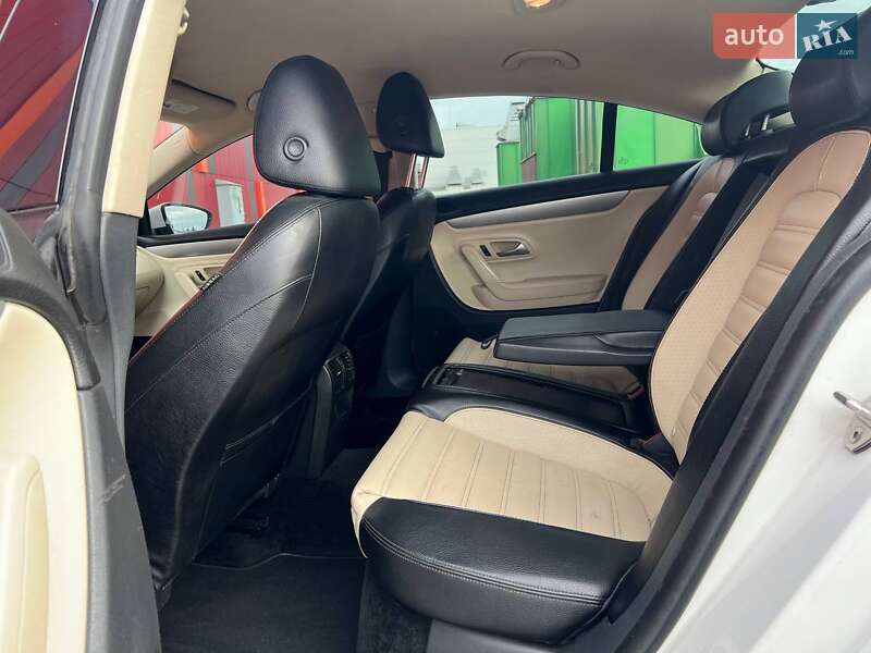 Купе Volkswagen CC / Passat CC 2010 в Киеве