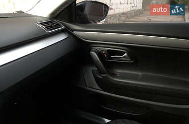 Купе Volkswagen CC / Passat CC 2011 в 