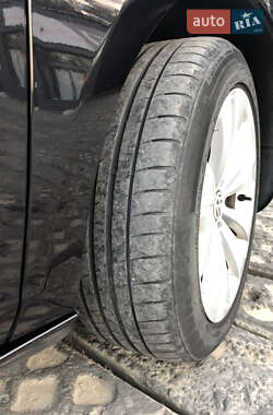Купе Volkswagen CC / Passat CC 2011 в 