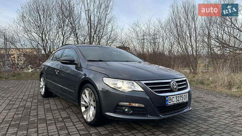 Купе Volkswagen CC / Passat CC 2010 в Львове