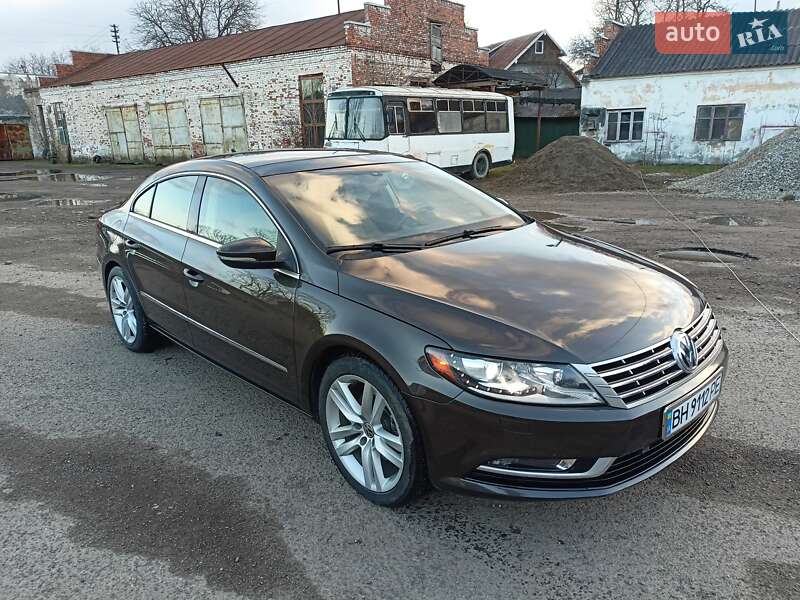 Купе Volkswagen CC / Passat CC 2012 в Косове